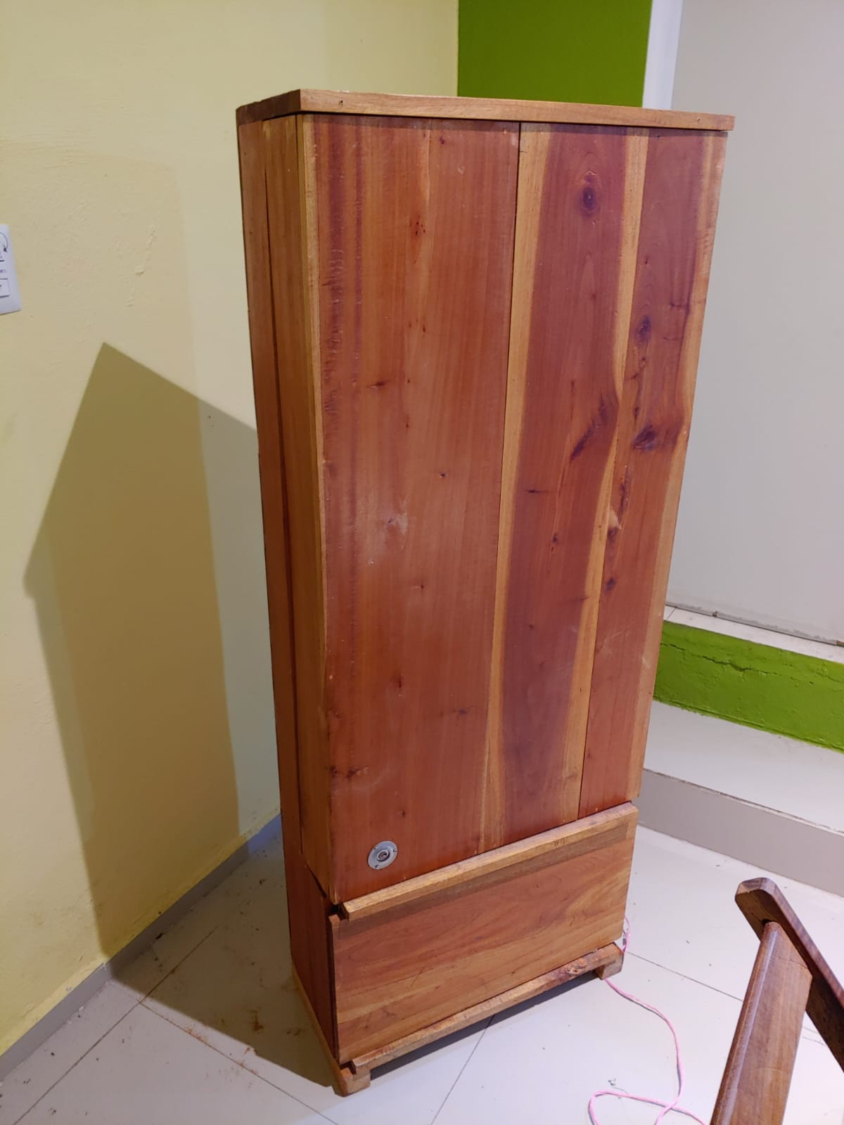 Cabinet close-up after a year